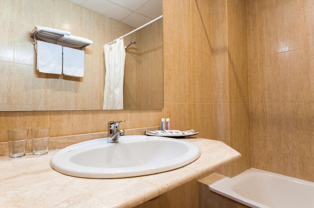 Hotel Victoria Лінарес Екстер'єр фото