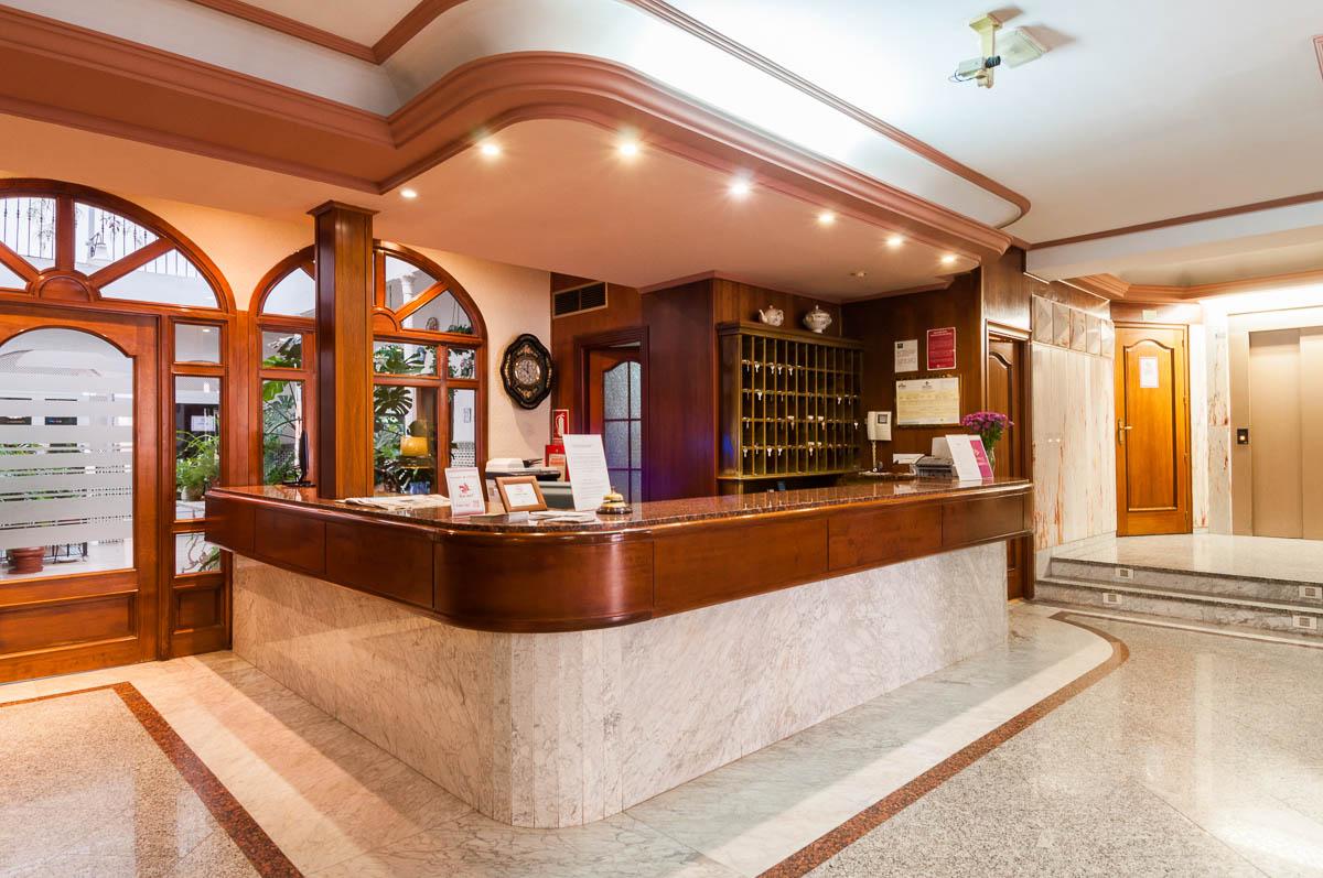 Hotel Victoria Лінарес Екстер'єр фото