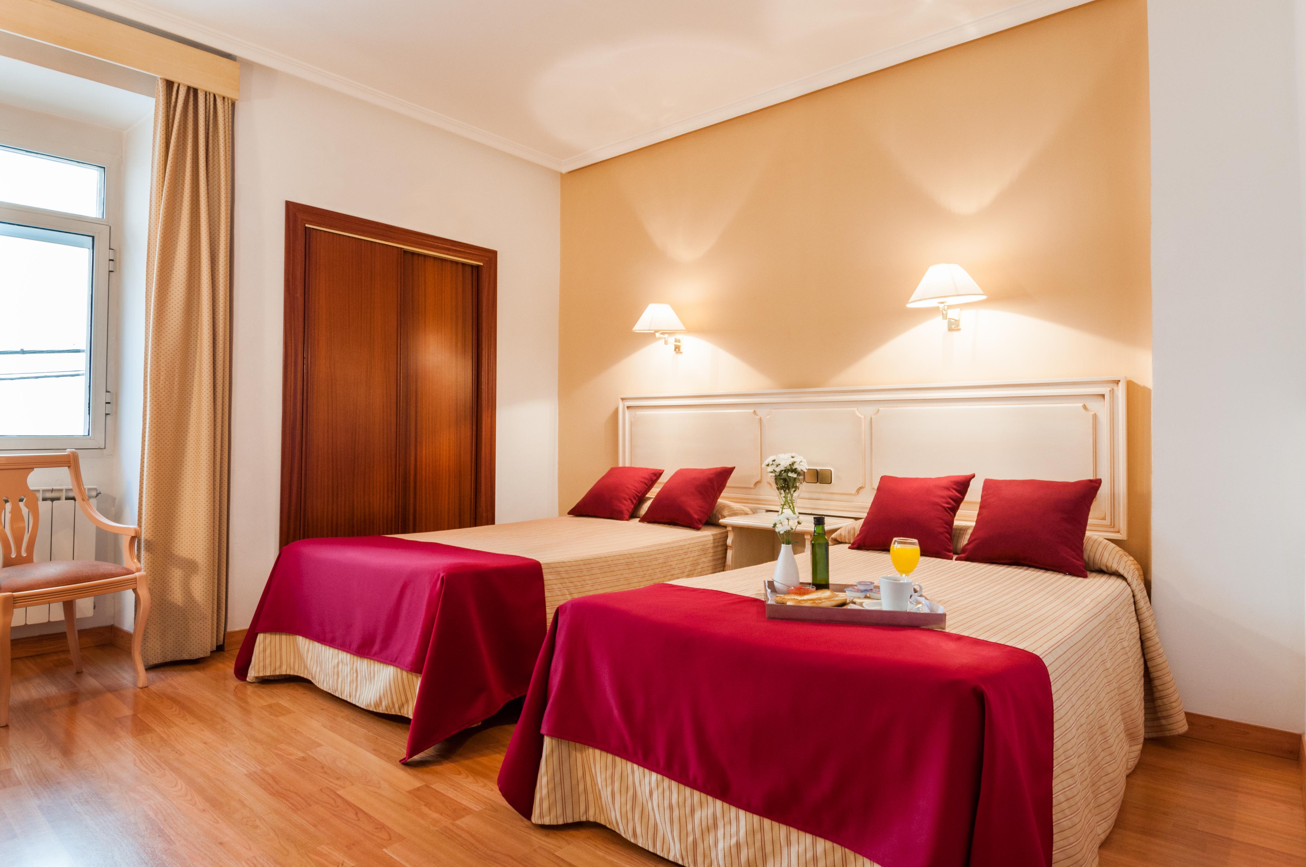 Hotel Victoria Лінарес Екстер'єр фото