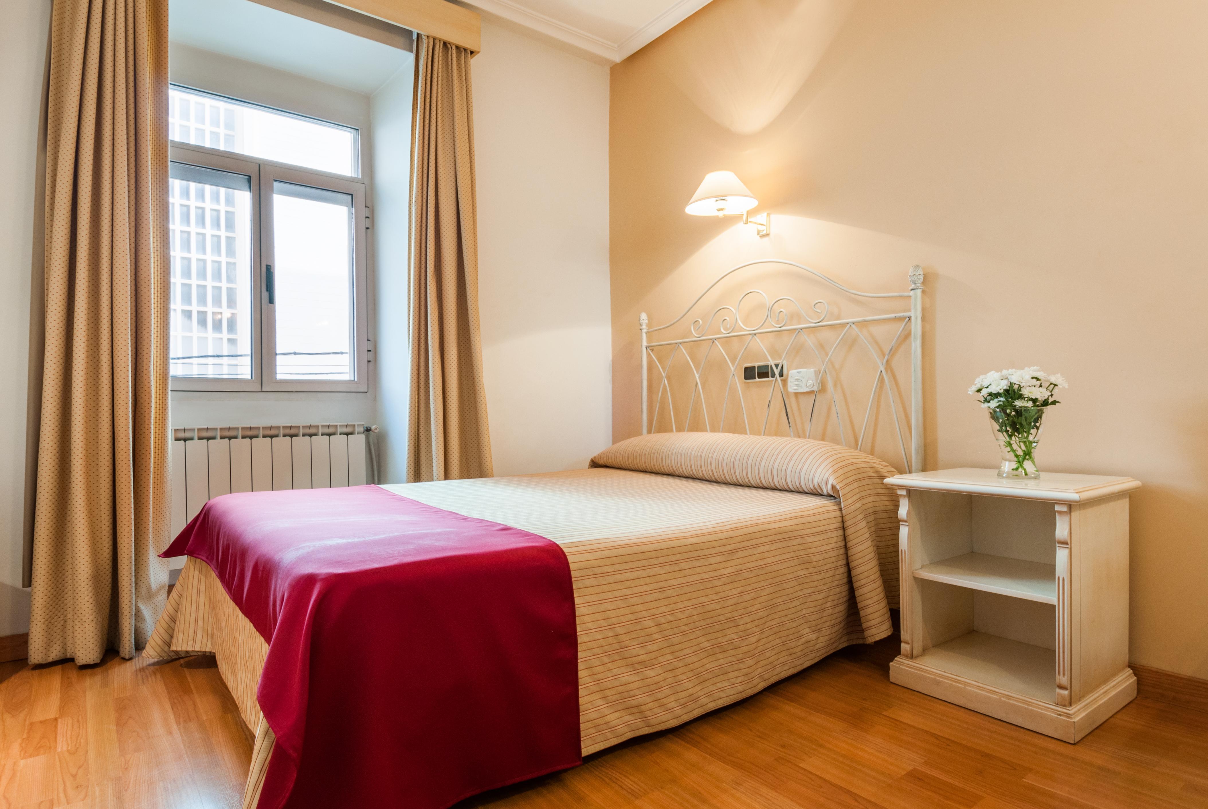 Hotel Victoria Лінарес Екстер'єр фото