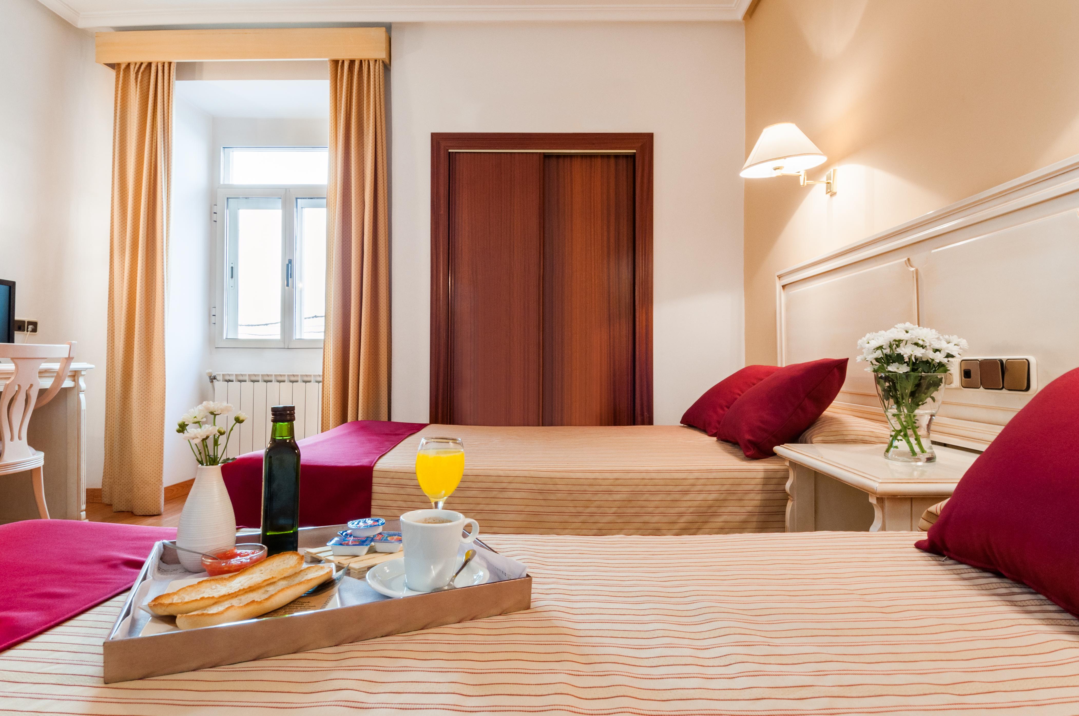 Hotel Victoria Лінарес Екстер'єр фото