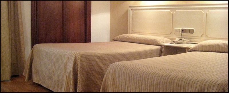 Hotel Victoria Лінарес Екстер'єр фото