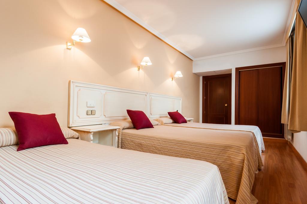 Hotel Victoria Лінарес Екстер'єр фото