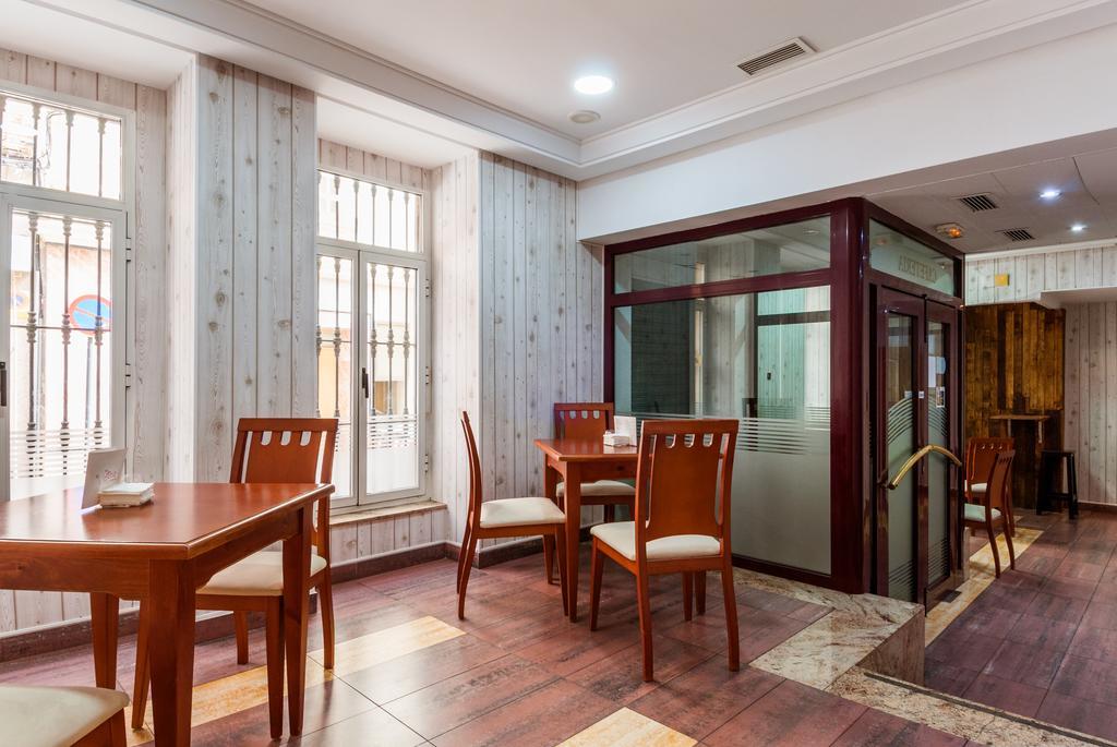 Hotel Victoria Лінарес Екстер'єр фото